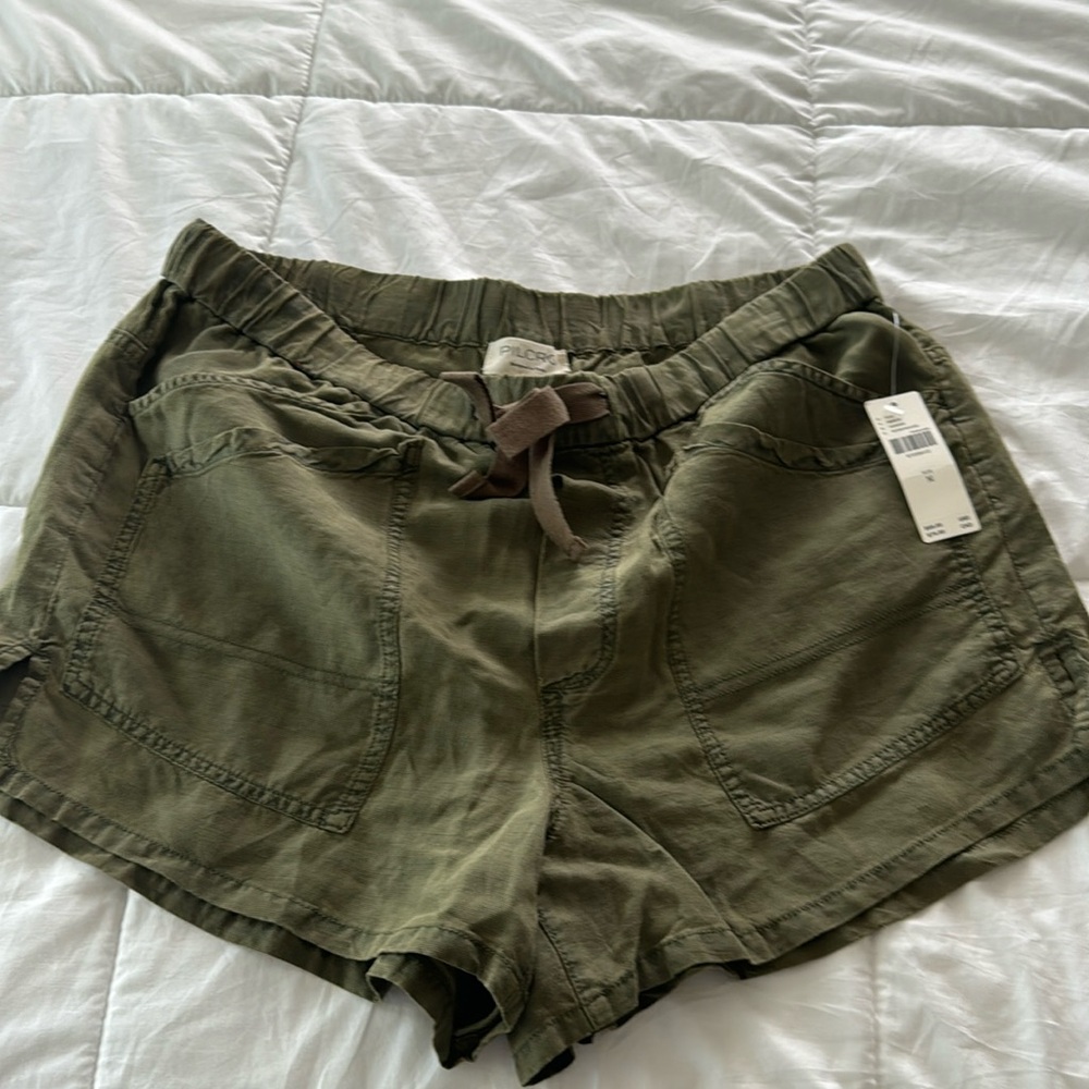 Anthropology shorts size medium